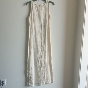 FRANCESCA BETTINI Sleeveless Cream Maxi Dress with Minimal Silhouette